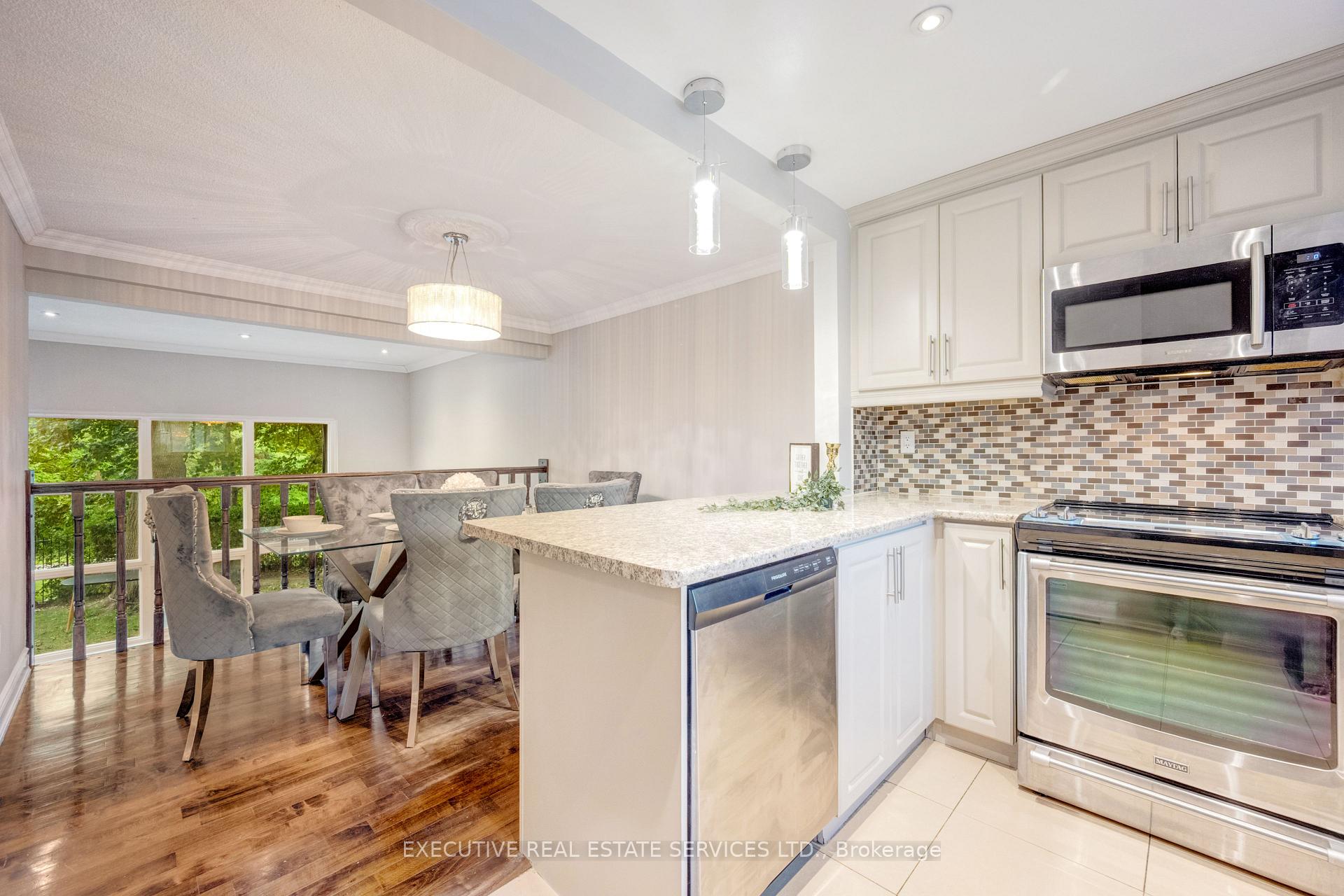 Photo 9 of 68 Briar Path N, Brampton, Avondale — HOMEH