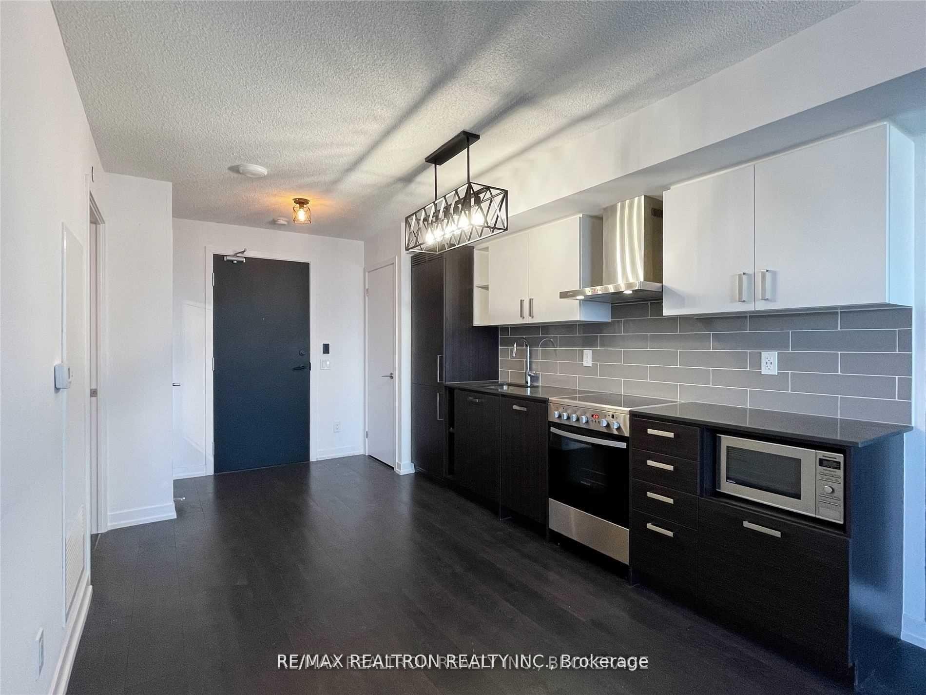 Photo 5 of Unit 1404, 125 Redpath Avenue, Toronto, Mount Pleasant East — HOMEH