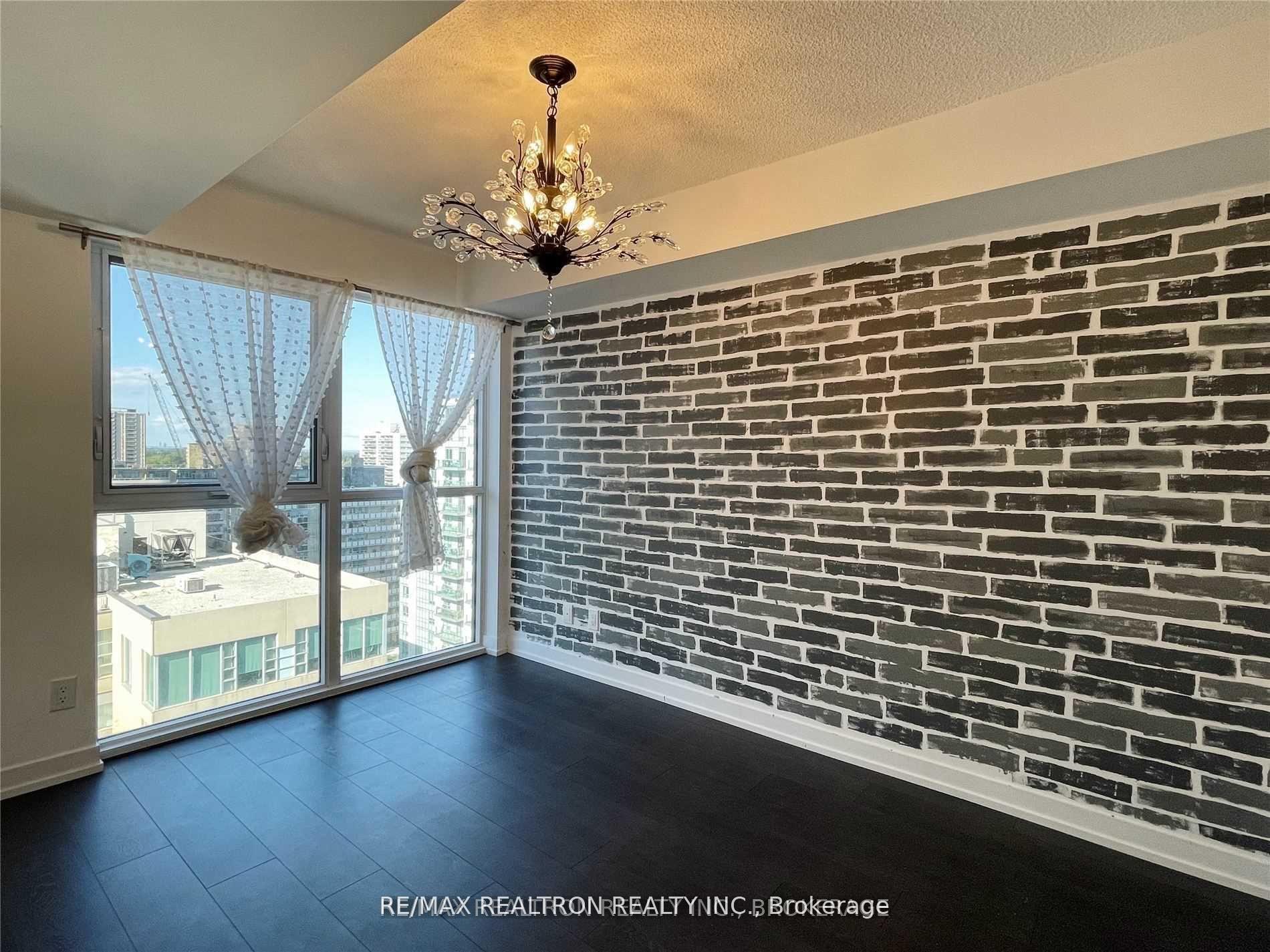 Photo 7 of Unit 1404, 125 Redpath Avenue, Toronto, Mount Pleasant East — HOMEH