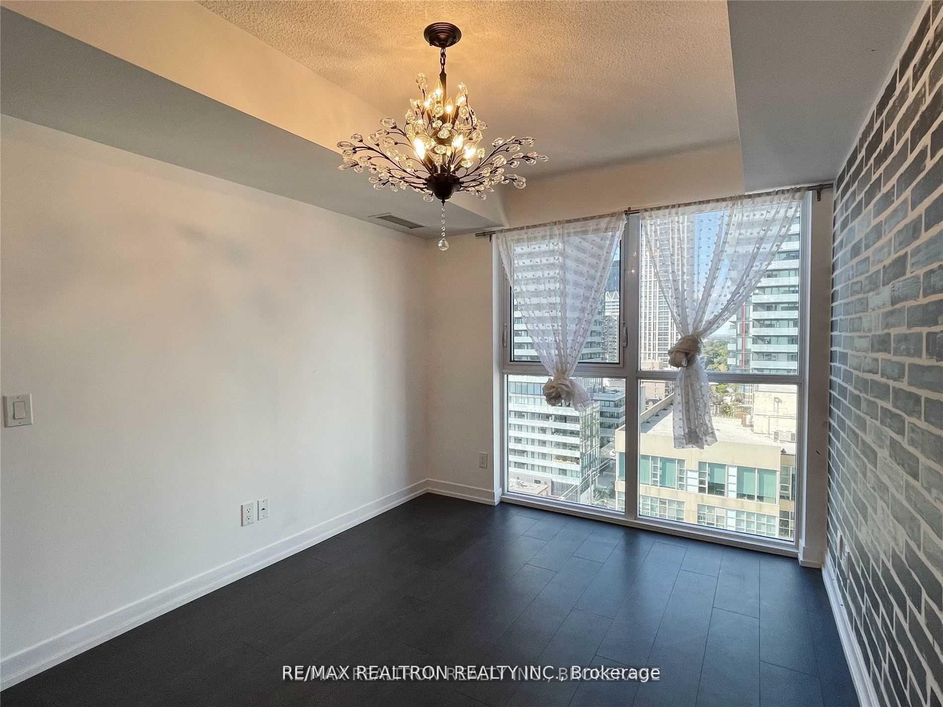 Photo 8 of Unit 1404, 125 Redpath Avenue, Toronto, Mount Pleasant East — HOMEH