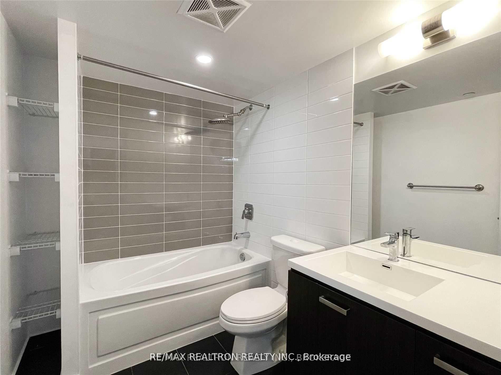 Photo 10 of Unit 1404, 125 Redpath Avenue, Toronto, Mount Pleasant East — HOMEH