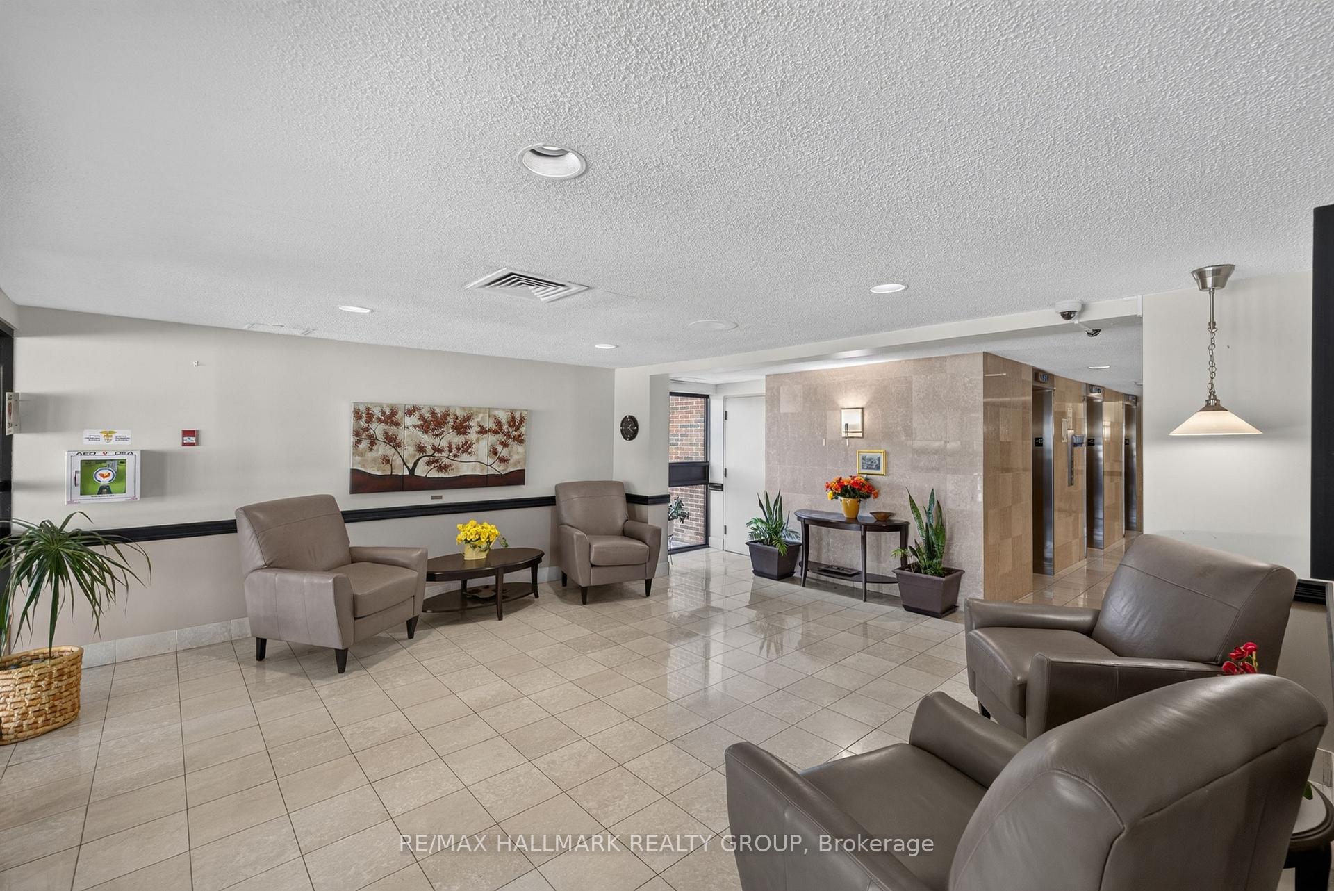 Photo 4 of Unit 313, 1505 Baseline Road, Ottawa, Copeland Park — HOMEH