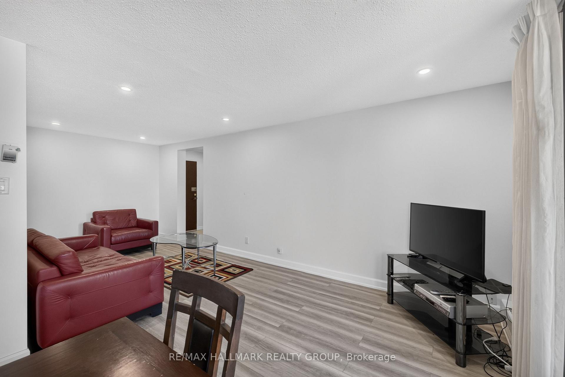 Photo 11 of Unit 313, 1505 Baseline Road, Ottawa, Copeland Park — HOMEH