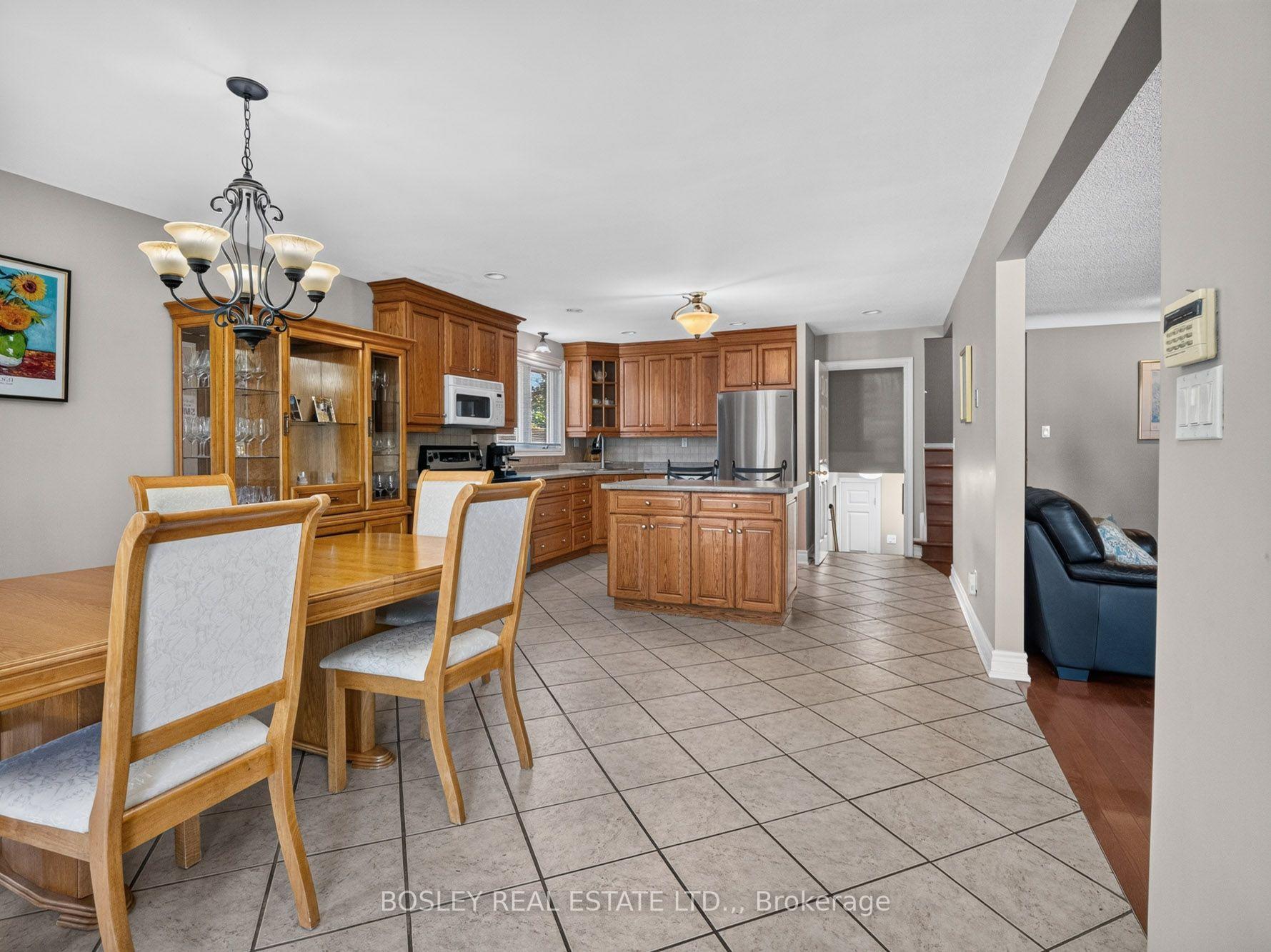 Photo 4 of 5 Bendingroad Crescent, St. Catharines, Lakeport — HOMEH