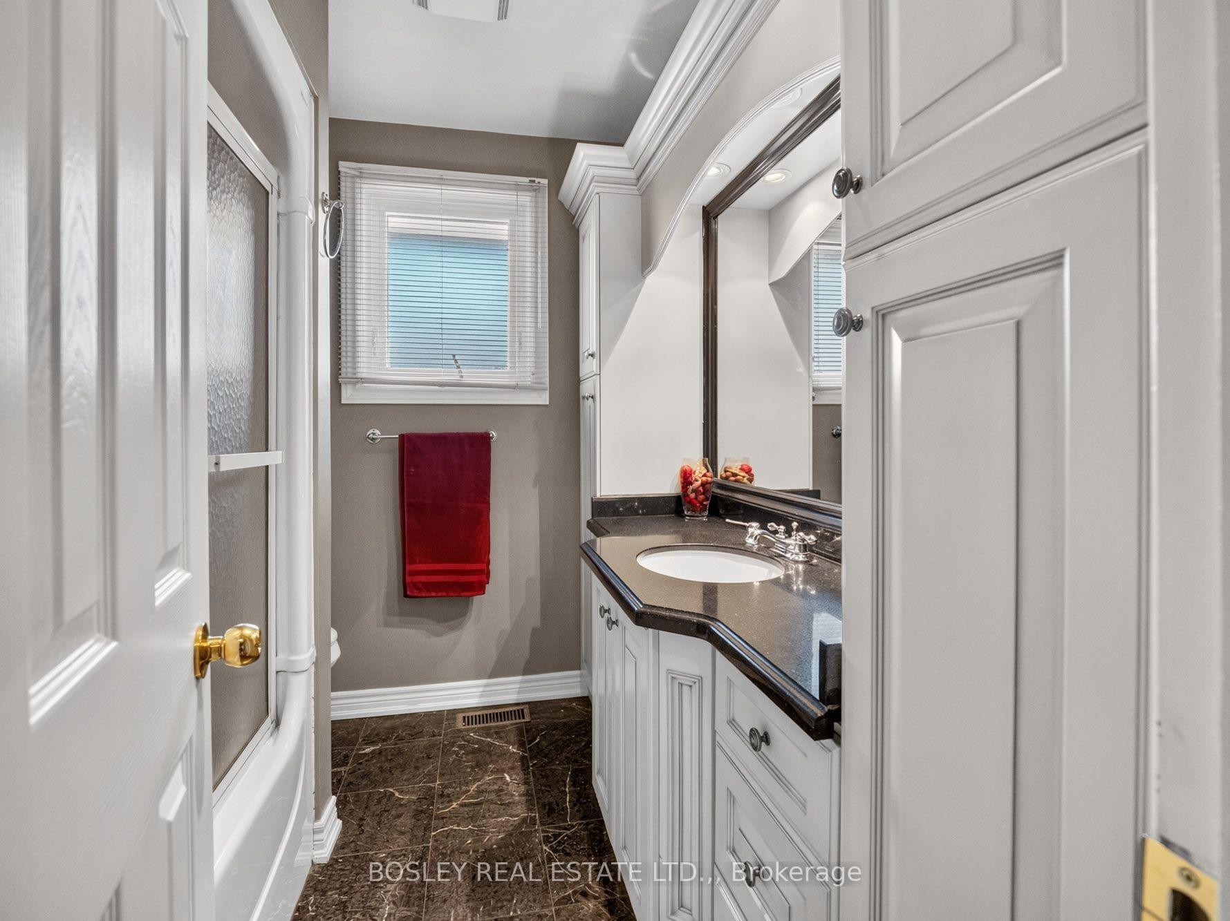 Photo 15 of 5 Bendingroad Crescent, St. Catharines, Lakeport — HOMEH
