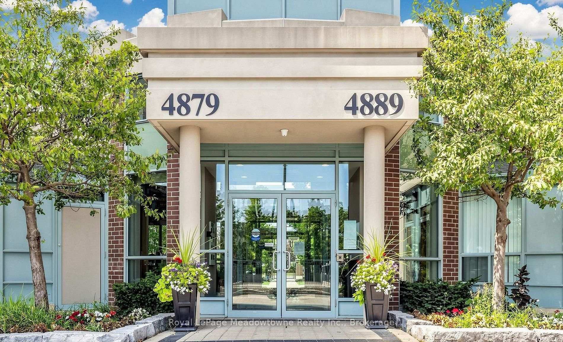 Photo 2 of Unit 301, 4879 Kimbermount Avenue, Mississauga, Central Erin Mills — HOMEH