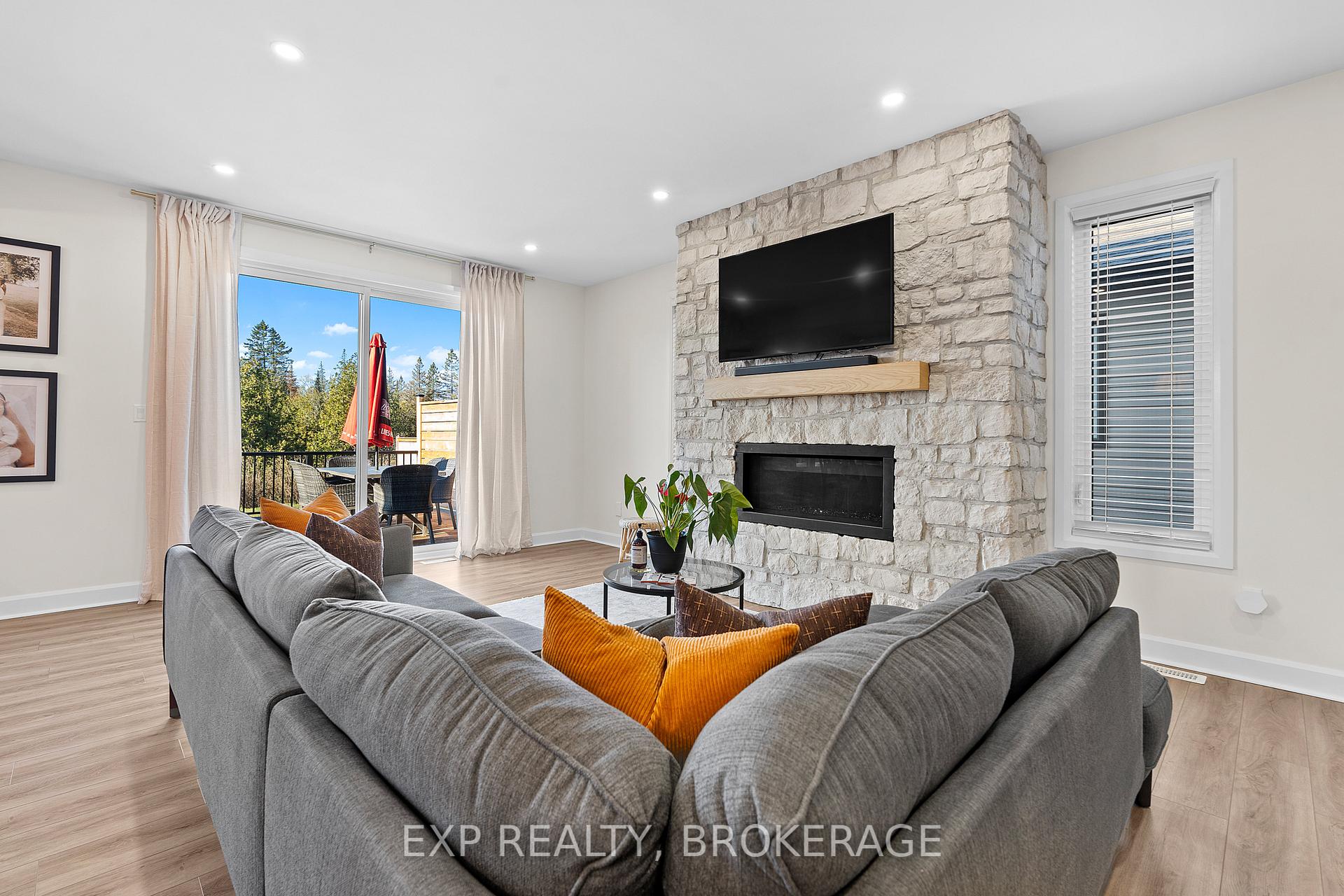 Photo 8 of 121 Creighton Drive, Loyalist, Lennox and Addington - South — HOMEH