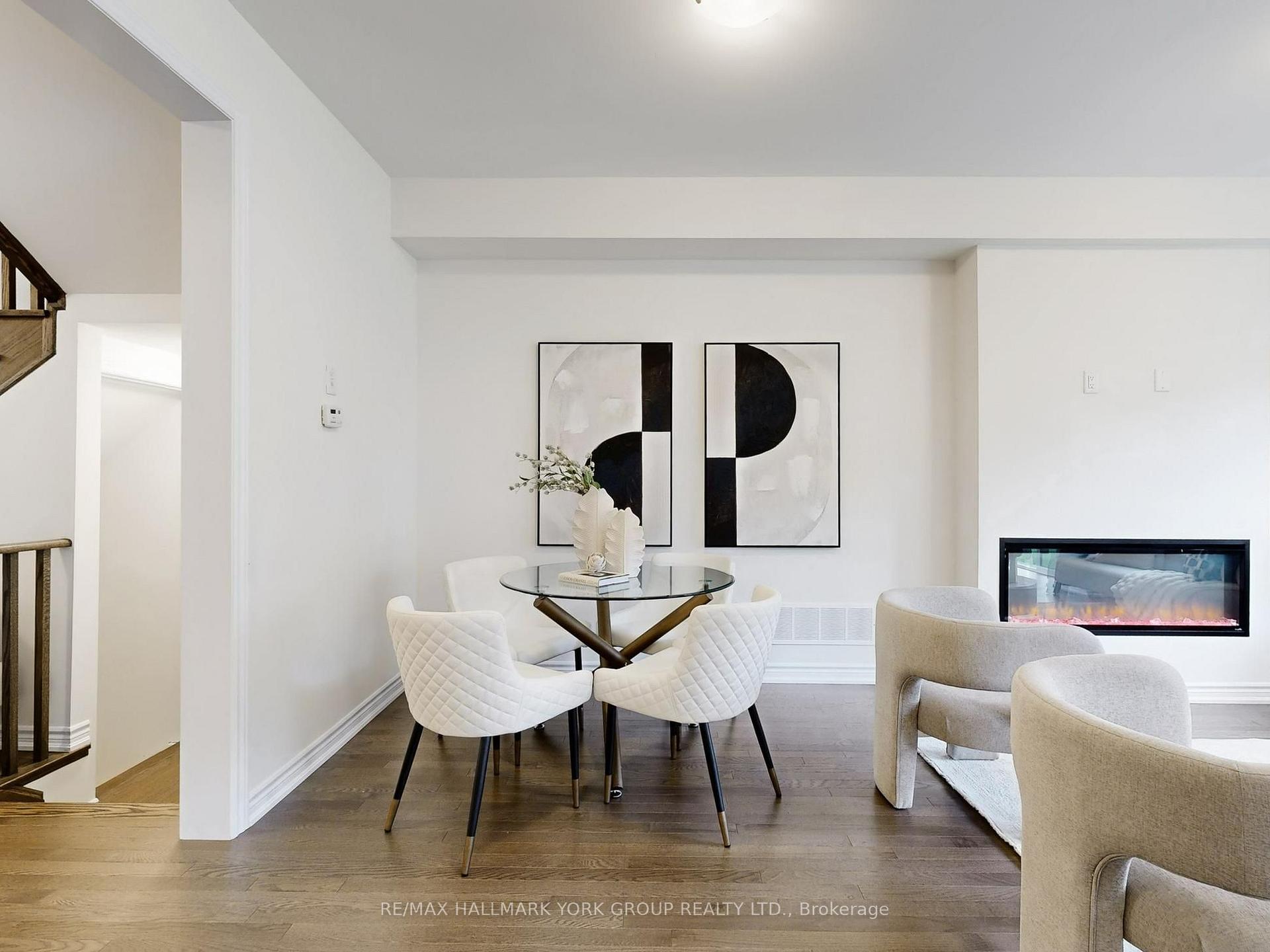 Photo 13 of 42 Blick Crescent, Aurora, Bayview Northeast — HOMEH