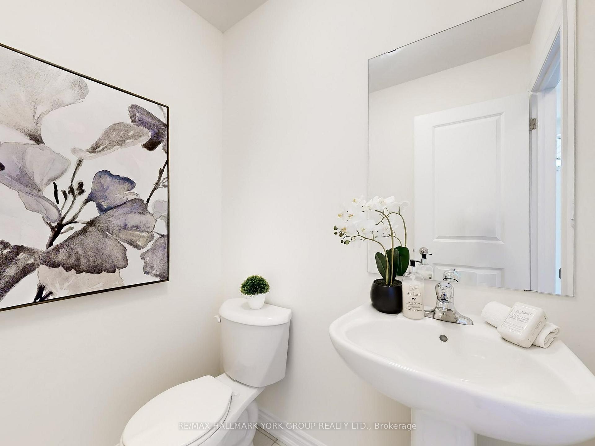 Photo 14 of 42 Blick Crescent, Aurora, Bayview Northeast — HOMEH