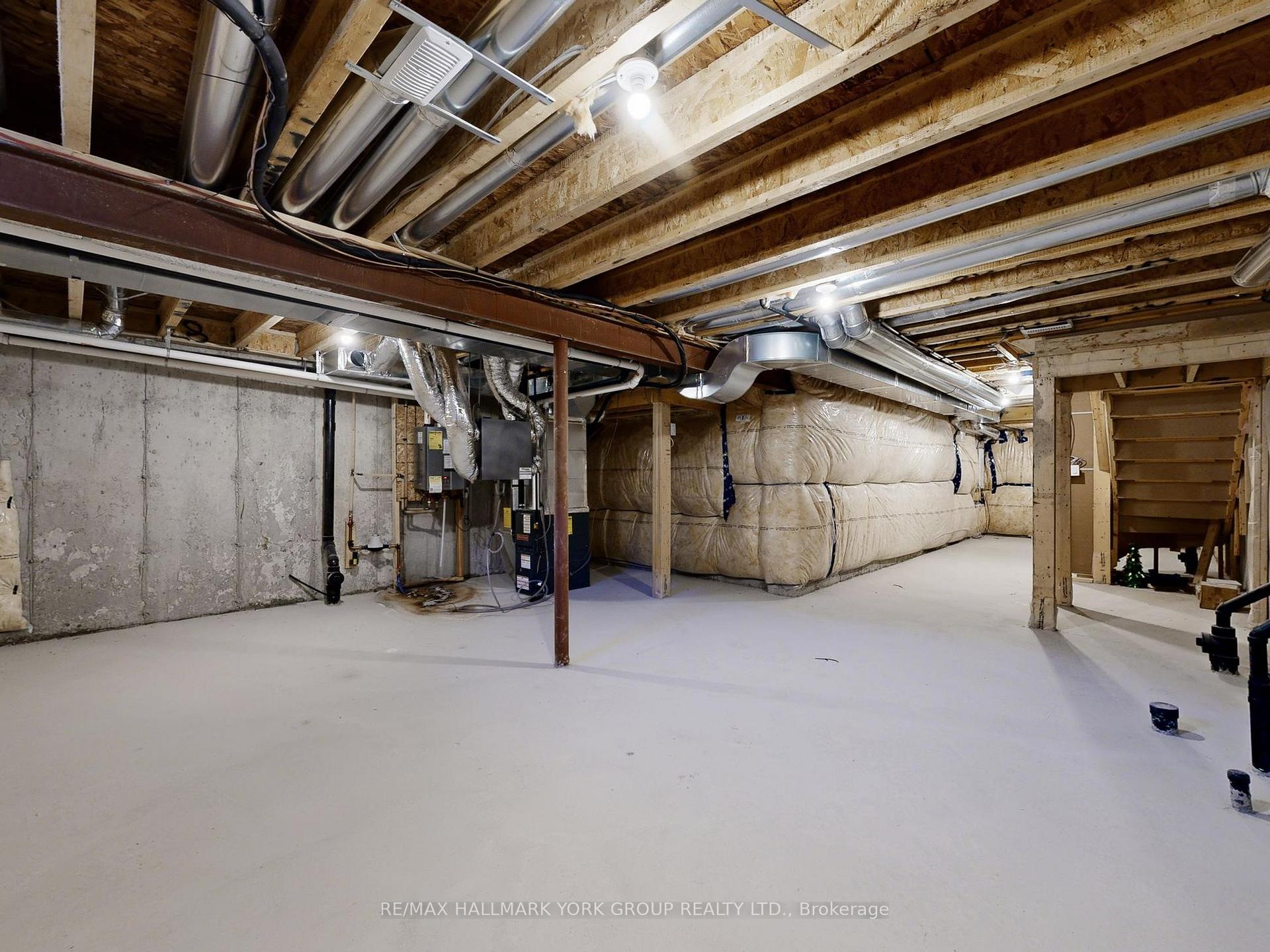 Photo 36 of 42 Blick Crescent, Aurora, Bayview Northeast — HOMEH