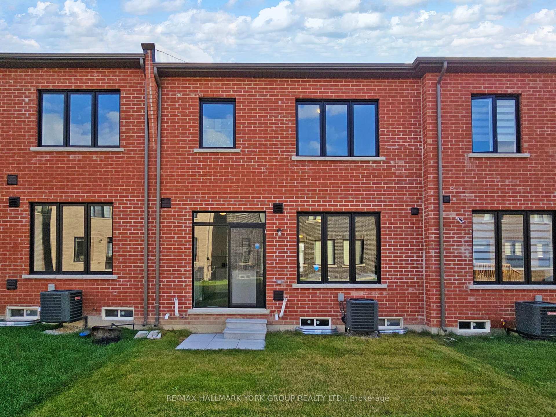 Photo 37 of 42 Blick Crescent, Aurora, Bayview Northeast — HOMEH