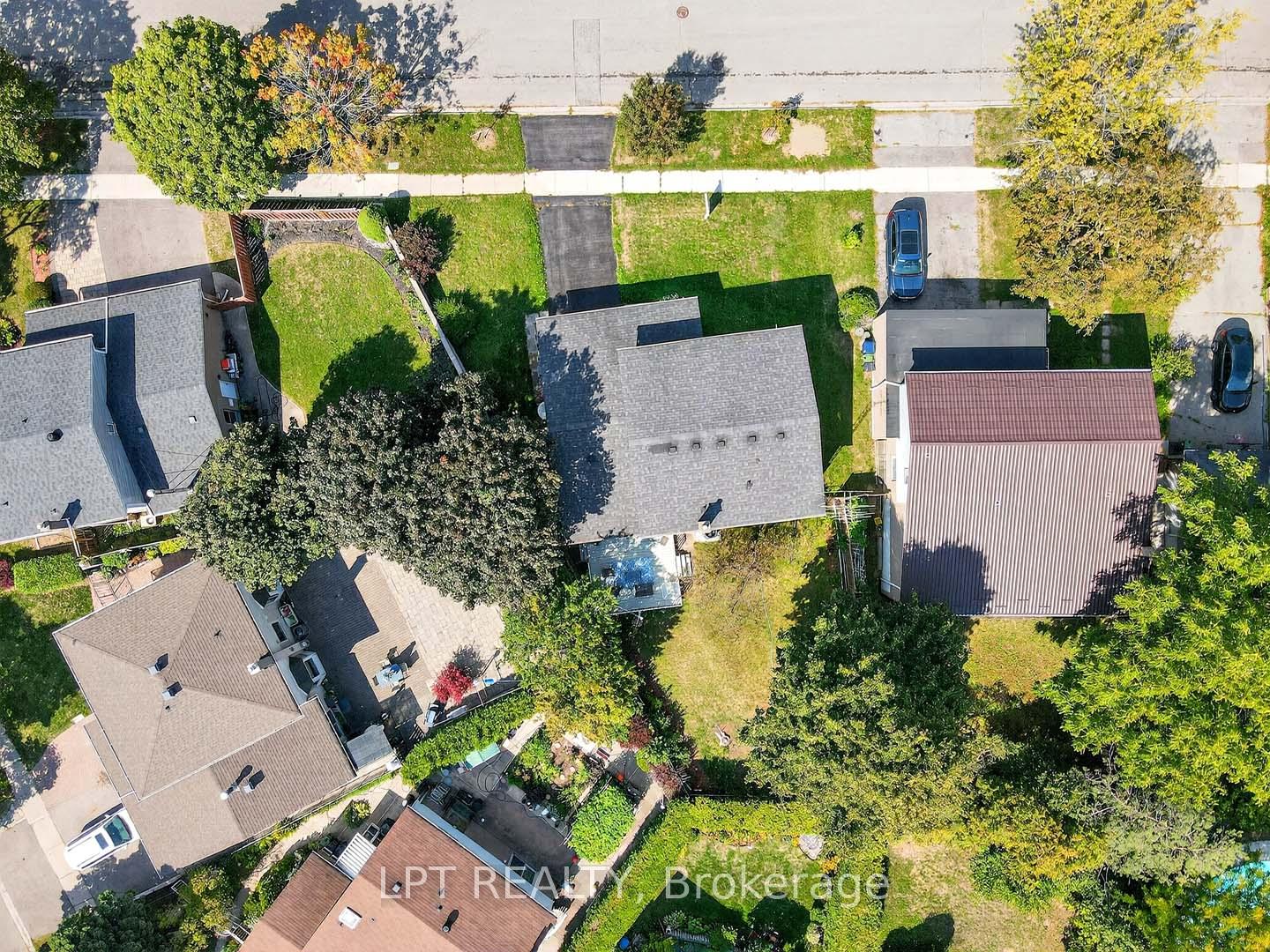 Photo 3 of 49 Kentish Crescent, Scarborough, Agincourt South-Malvern West — HOMEH