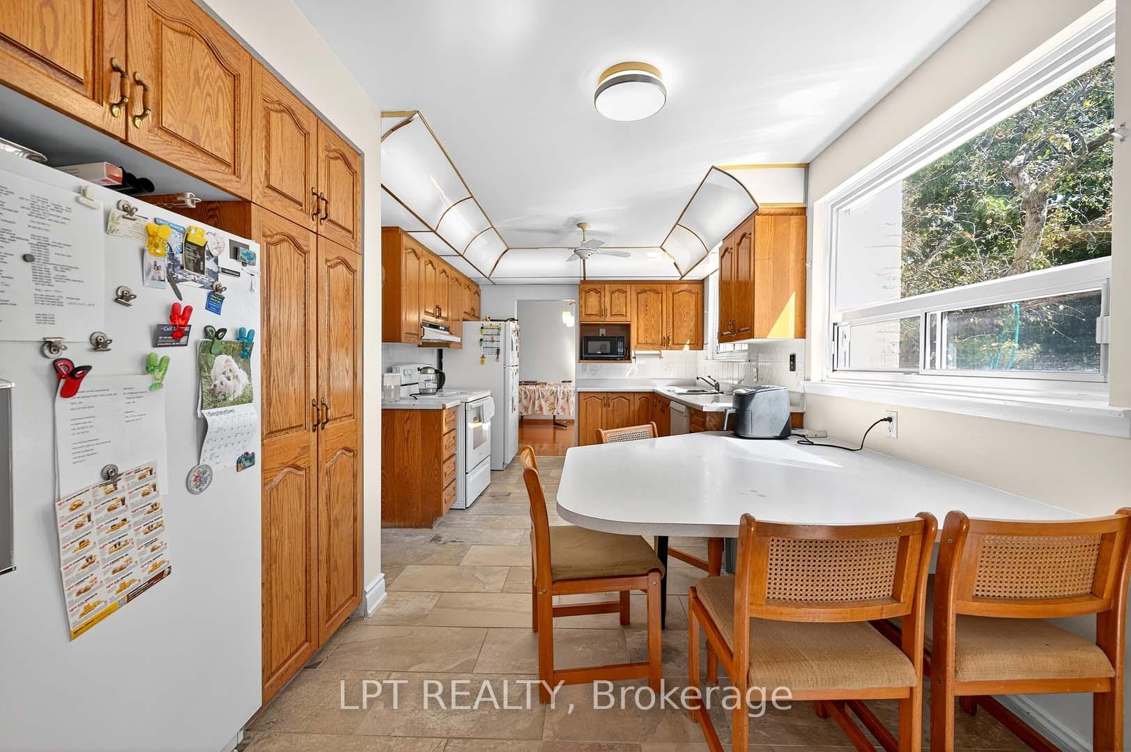 Photo 10 of 49 Kentish Crescent, Scarborough, Agincourt South-Malvern West — HOMEH