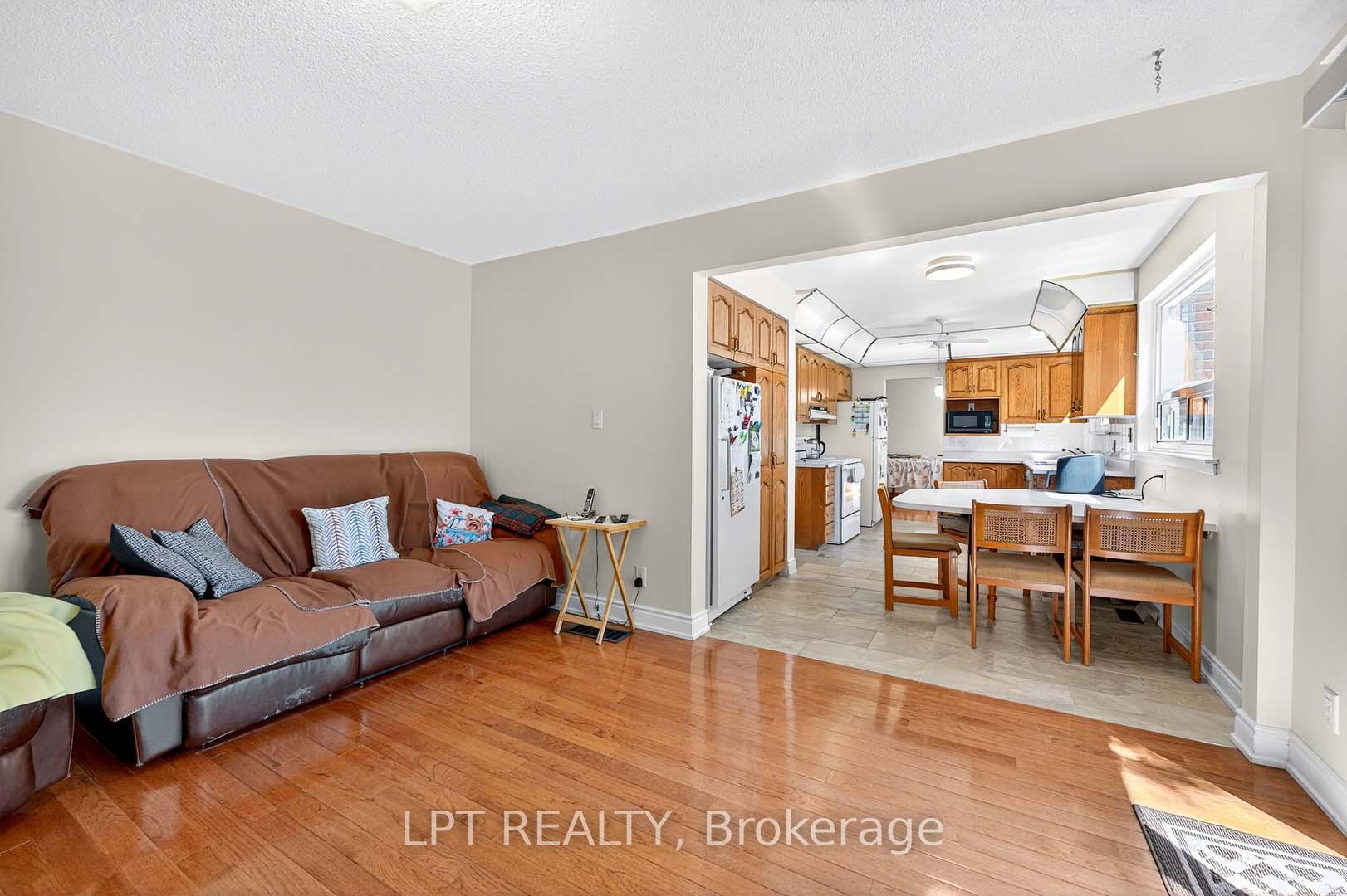 Photo 13 of 49 Kentish Crescent, Scarborough, Agincourt South-Malvern West — HOMEH
