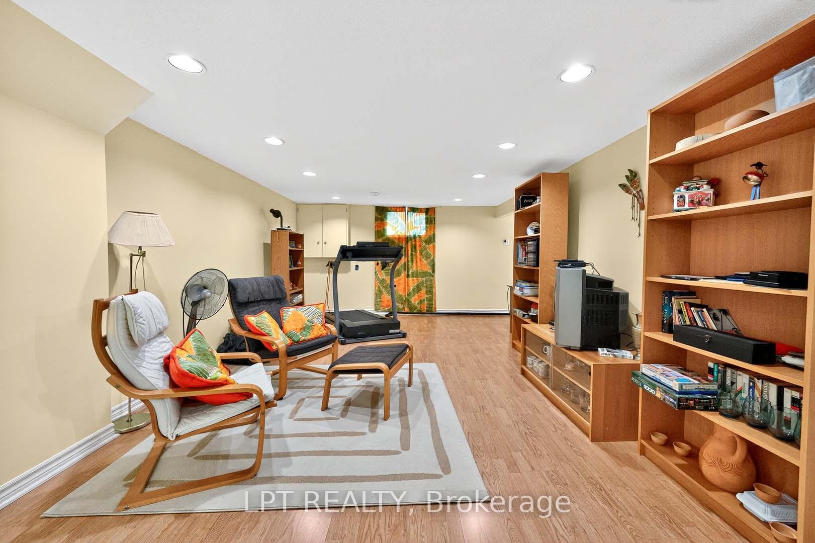 Photo 19 of 49 Kentish Crescent, Scarborough, Agincourt South-Malvern West — HOMEH
