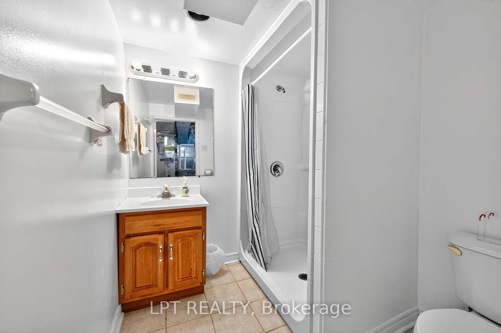Photo 23 of 49 Kentish Crescent, Scarborough, Agincourt South-Malvern West — HOMEH