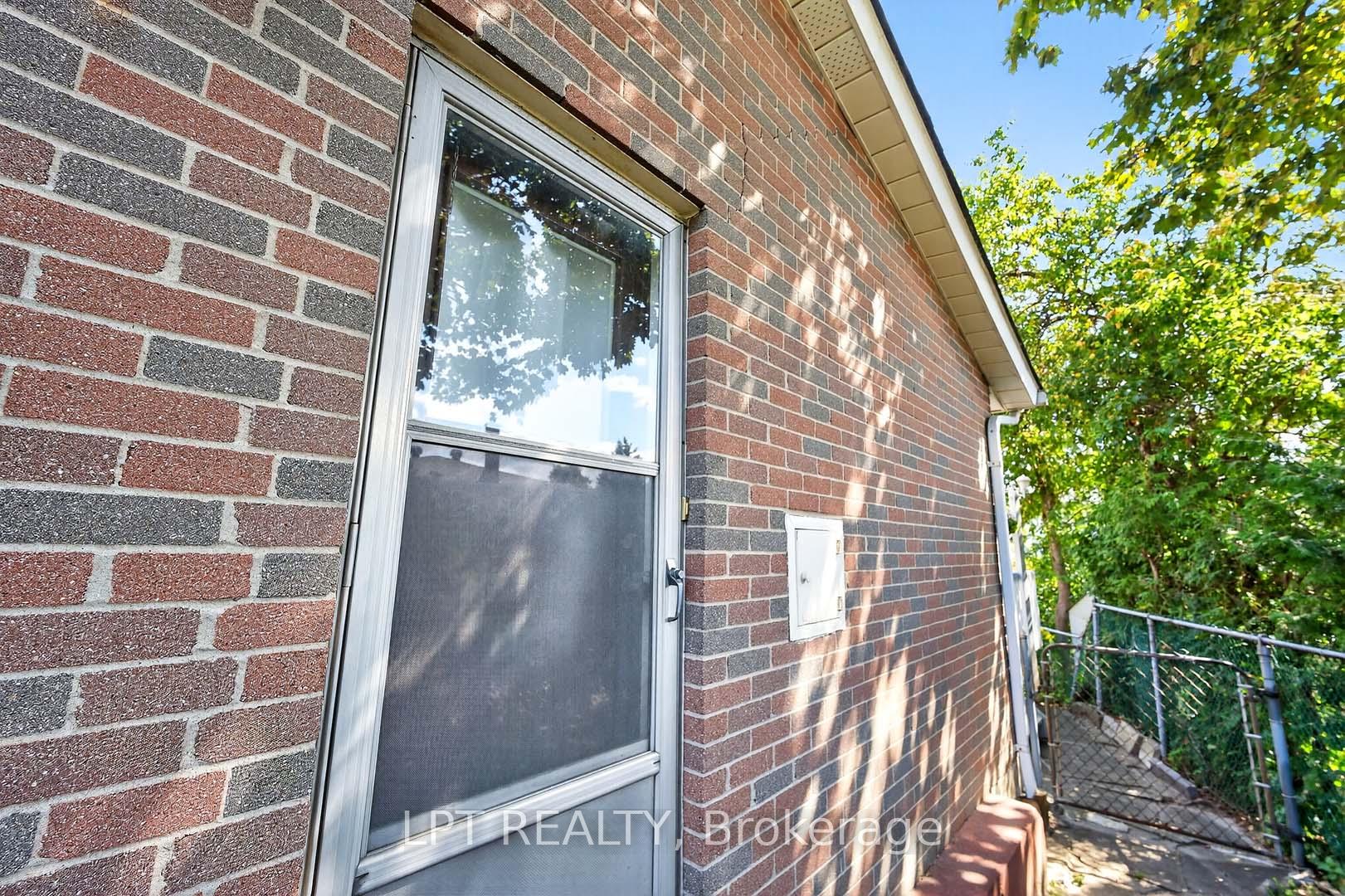 Photo 25 of 49 Kentish Crescent, Scarborough, Agincourt South-Malvern West — HOMEH