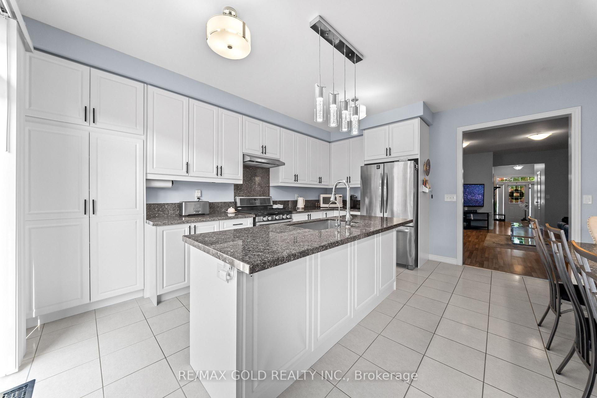Photo 10 of 73 Lesabre Crescent, Brampton, Bram East — HOMEH