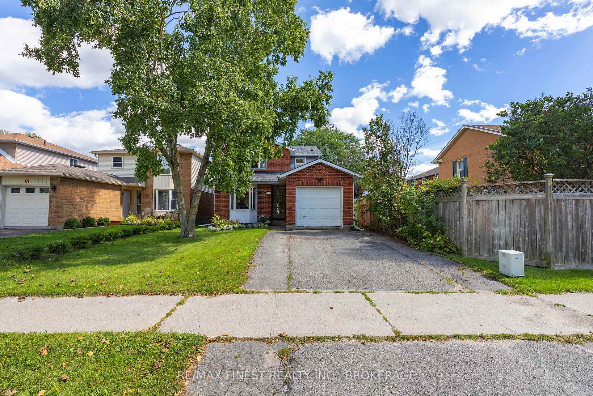 Photo 2 of 10 Chartwell Crescent, Kingston, Kingston East (Incl Barret Crt) — HOMEH