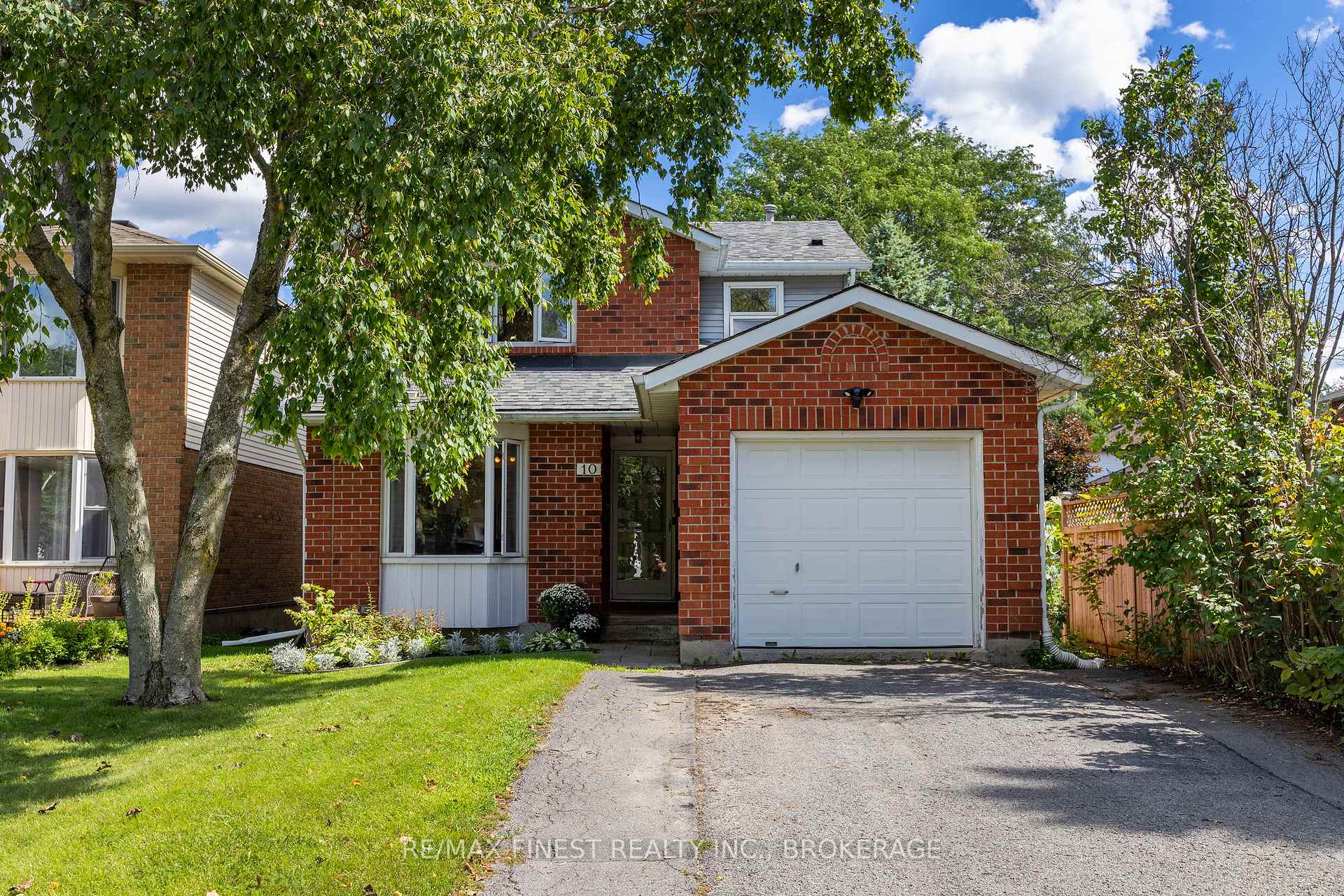 Photo 3 of 10 Chartwell Crescent, Kingston, Kingston East (Incl Barret Crt) — HOMEH