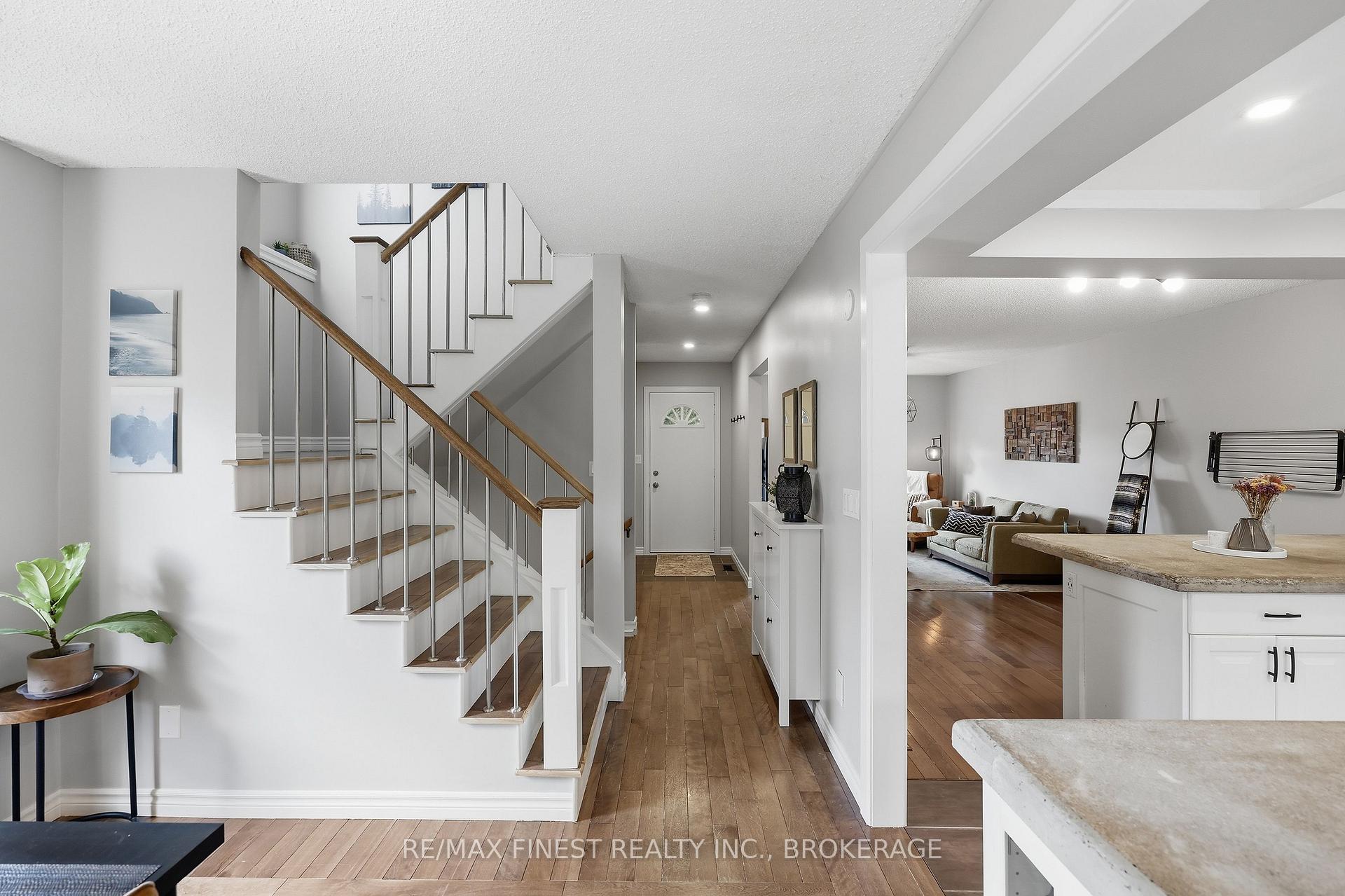 Photo 8 of 10 Chartwell Crescent, Kingston, Kingston East (Incl Barret Crt) — HOMEH