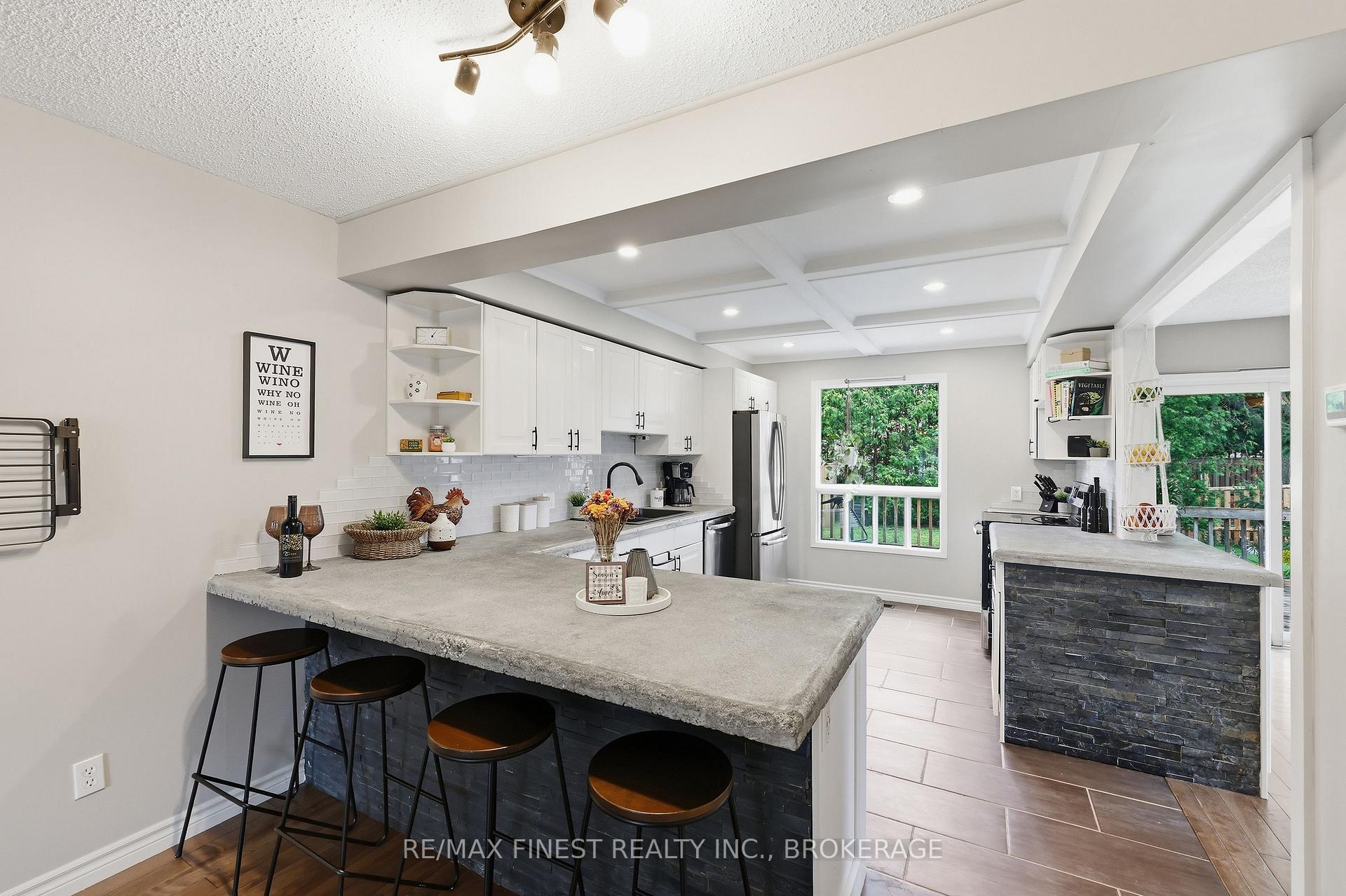 Photo 9 of 10 Chartwell Crescent, Kingston, Kingston East (Incl Barret Crt) — HOMEH