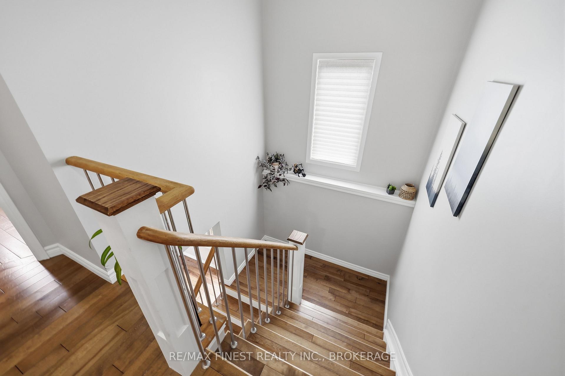 Photo 23 of 10 Chartwell Crescent, Kingston, Kingston East (Incl Barret Crt) — HOMEH