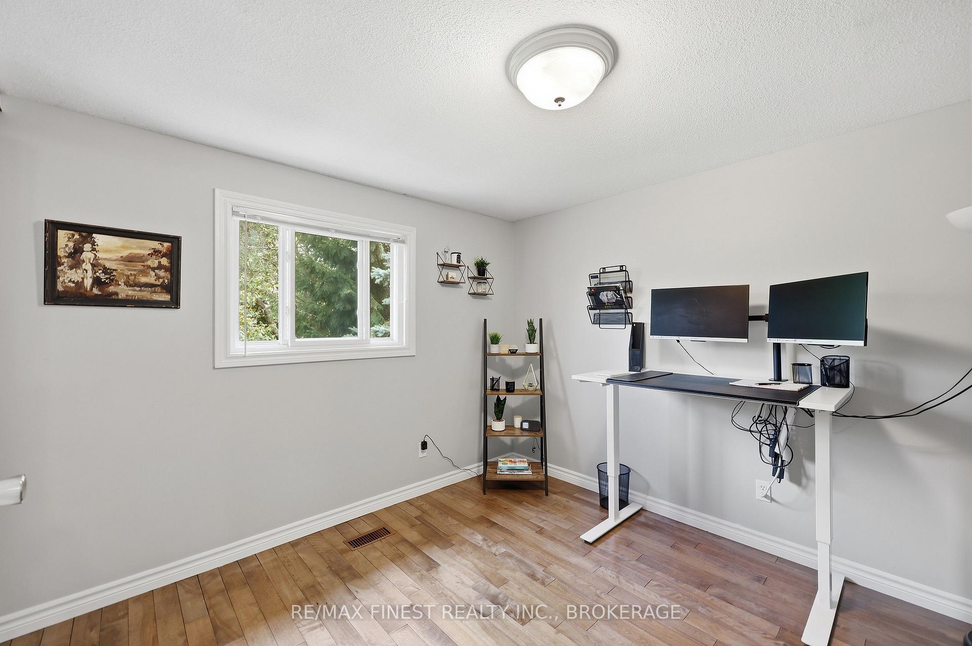 Photo 29 of 10 Chartwell Crescent, Kingston, Kingston East (Incl Barret Crt) — HOMEH