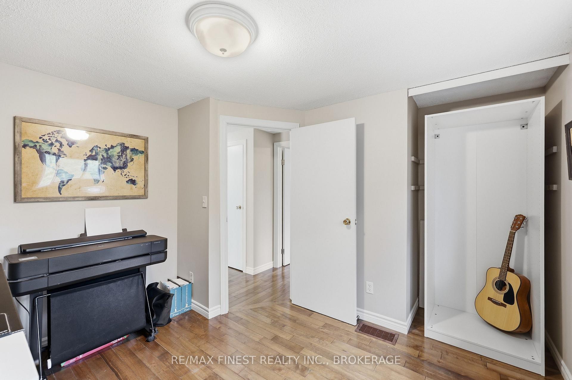 Photo 30 of 10 Chartwell Crescent, Kingston, Kingston East (Incl Barret Crt) — HOMEH