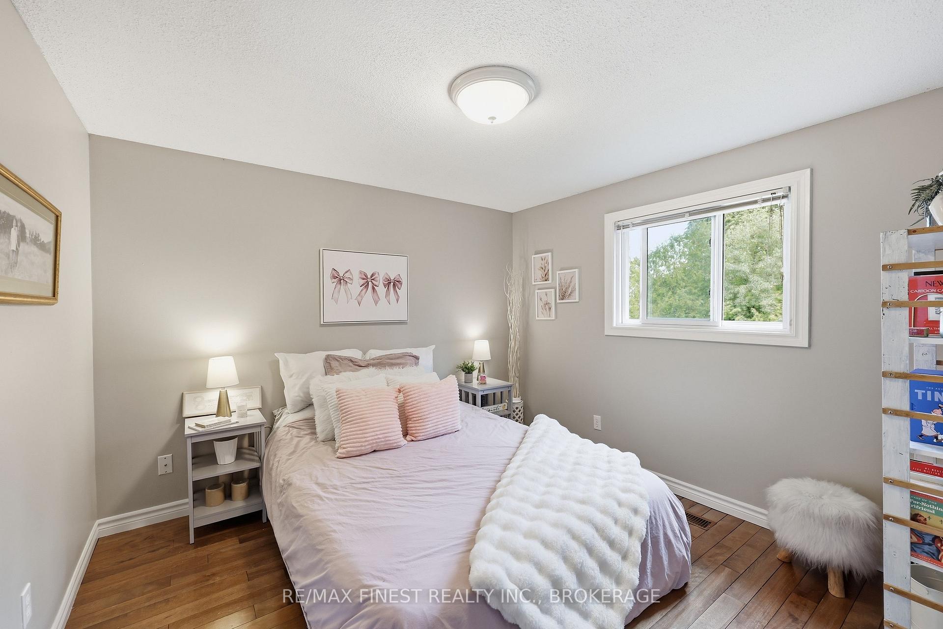 Photo 31 of 10 Chartwell Crescent, Kingston, Kingston East (Incl Barret Crt) — HOMEH