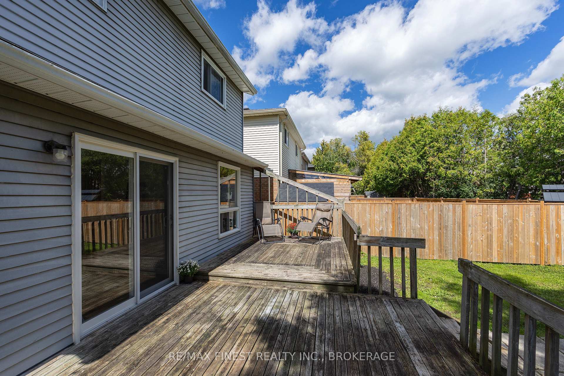 Photo 40 of 10 Chartwell Crescent, Kingston, Kingston East (Incl Barret Crt) — HOMEH