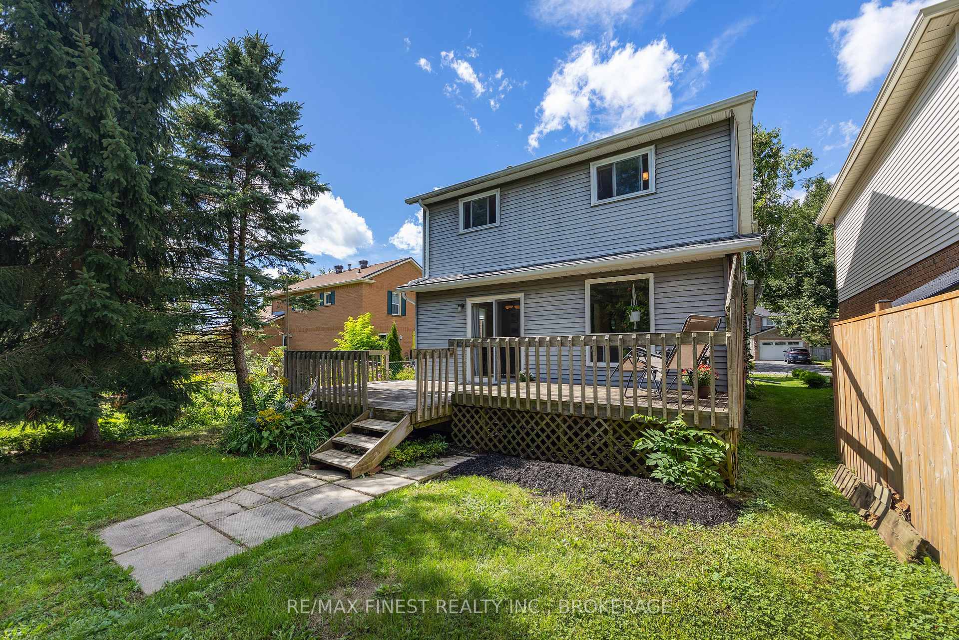 Photo 43 of 10 Chartwell Crescent, Kingston, Kingston East (Incl Barret Crt) — HOMEH