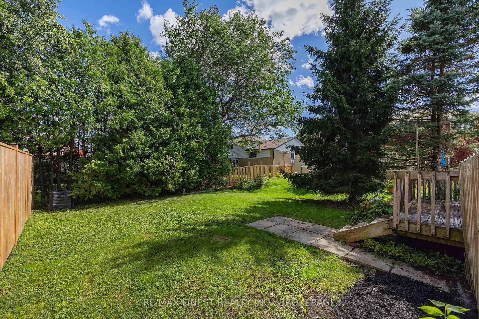 Photo 46 of 10 Chartwell Crescent, Kingston, Kingston East (Incl Barret Crt) — HOMEH