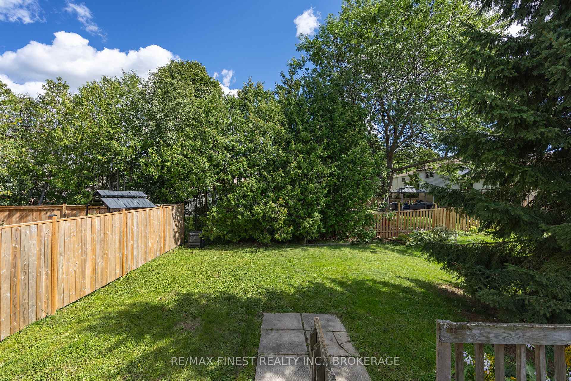 Photo 47 of 10 Chartwell Crescent, Kingston, Kingston East (Incl Barret Crt) — HOMEH