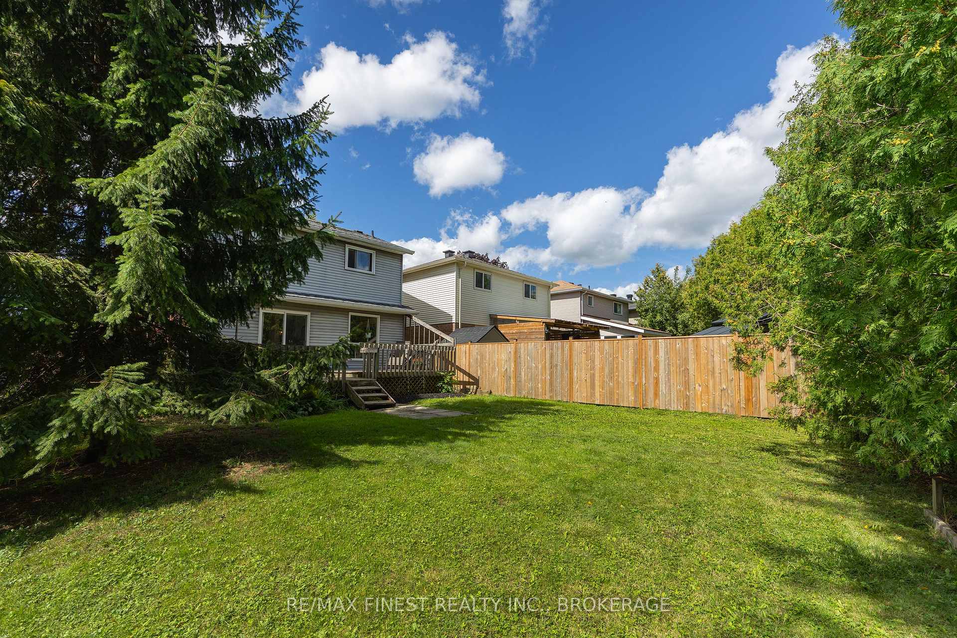 Photo 48 of 10 Chartwell Crescent, Kingston, Kingston East (Incl Barret Crt) — HOMEH