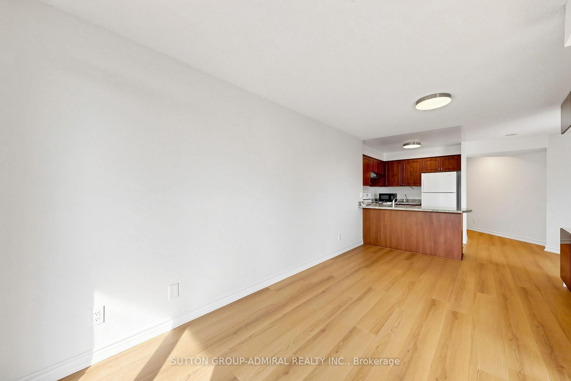 Photo 11 of Unit 215, 503 Beecroft Road, North York, Willowdale West — HOMEH