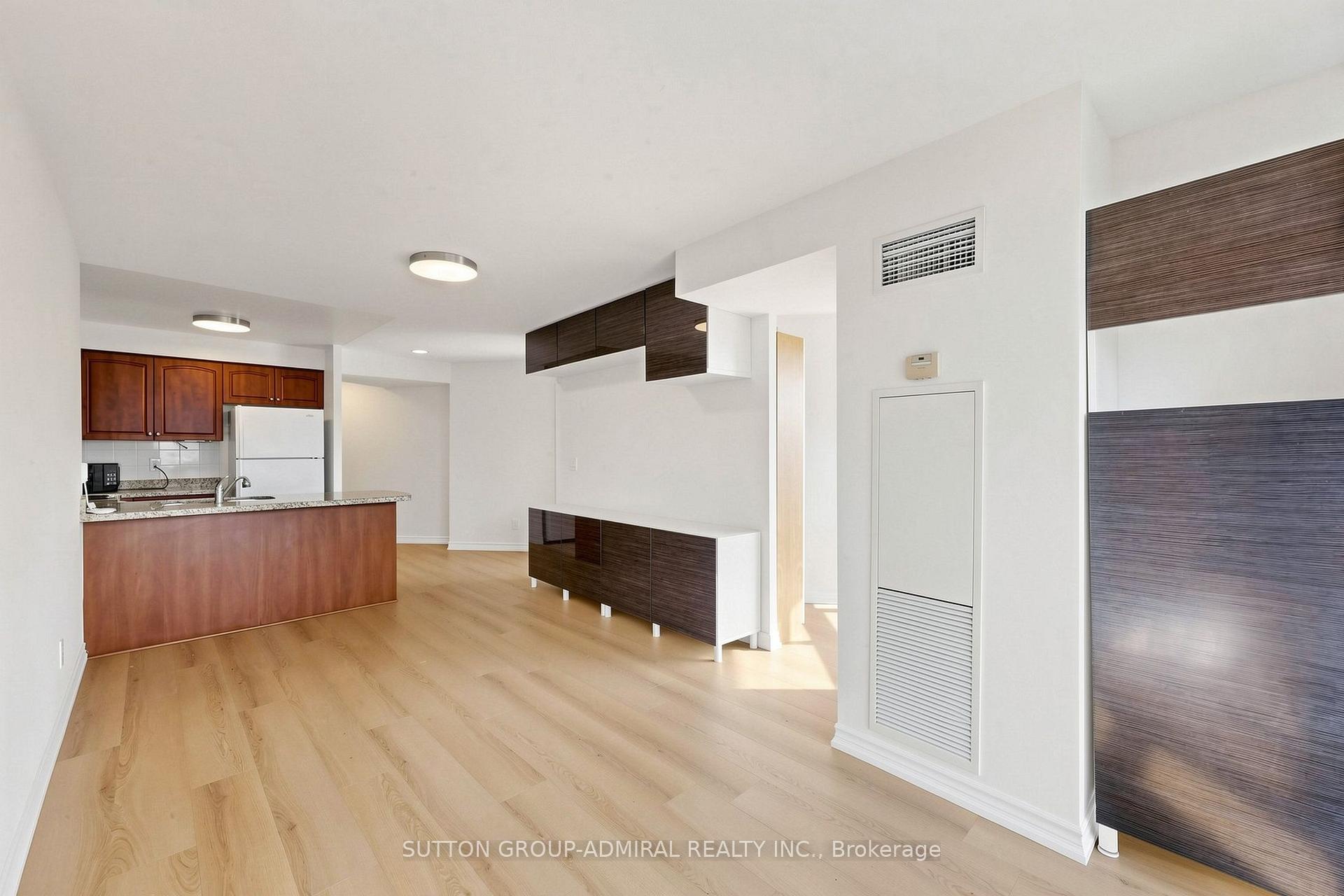 Photo 12 of Unit 215, 503 Beecroft Road, North York, Willowdale West — HOMEH