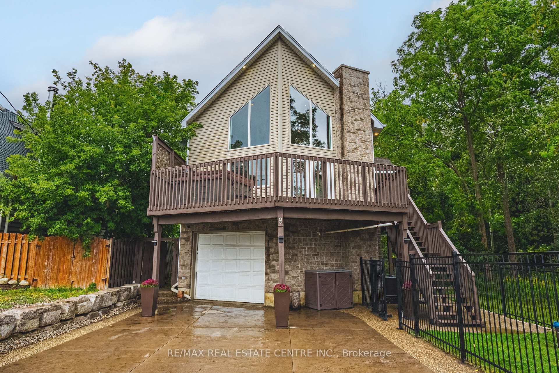 Photo of 8 Lake Road