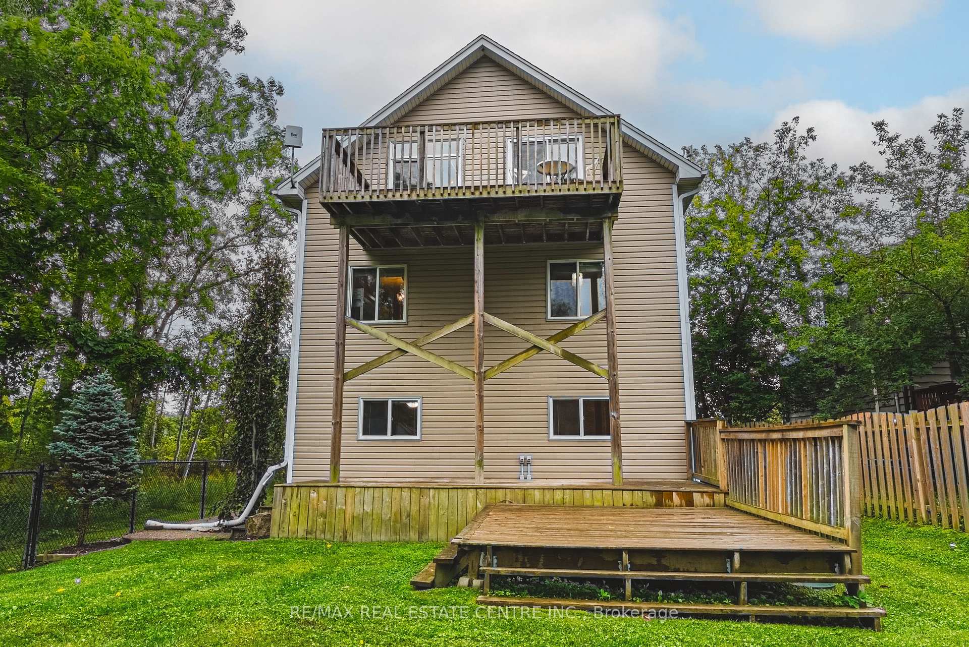 Photo 38 of 8 Lake Road, Puslinch, Puslinch Lake Settlement Areas — HOMEH