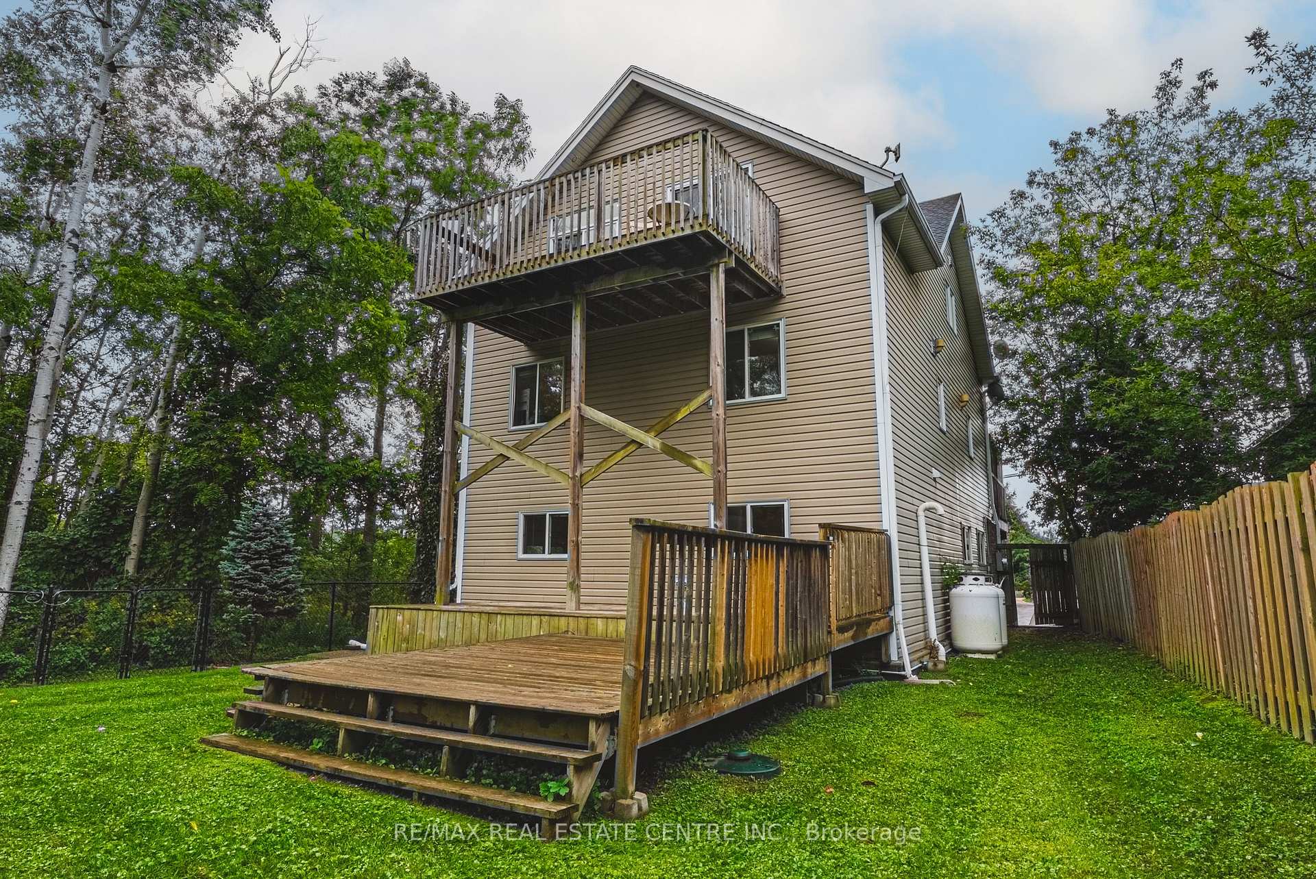 Photo 39 of 8 Lake Road, Puslinch, Puslinch Lake Settlement Areas — HOMEH