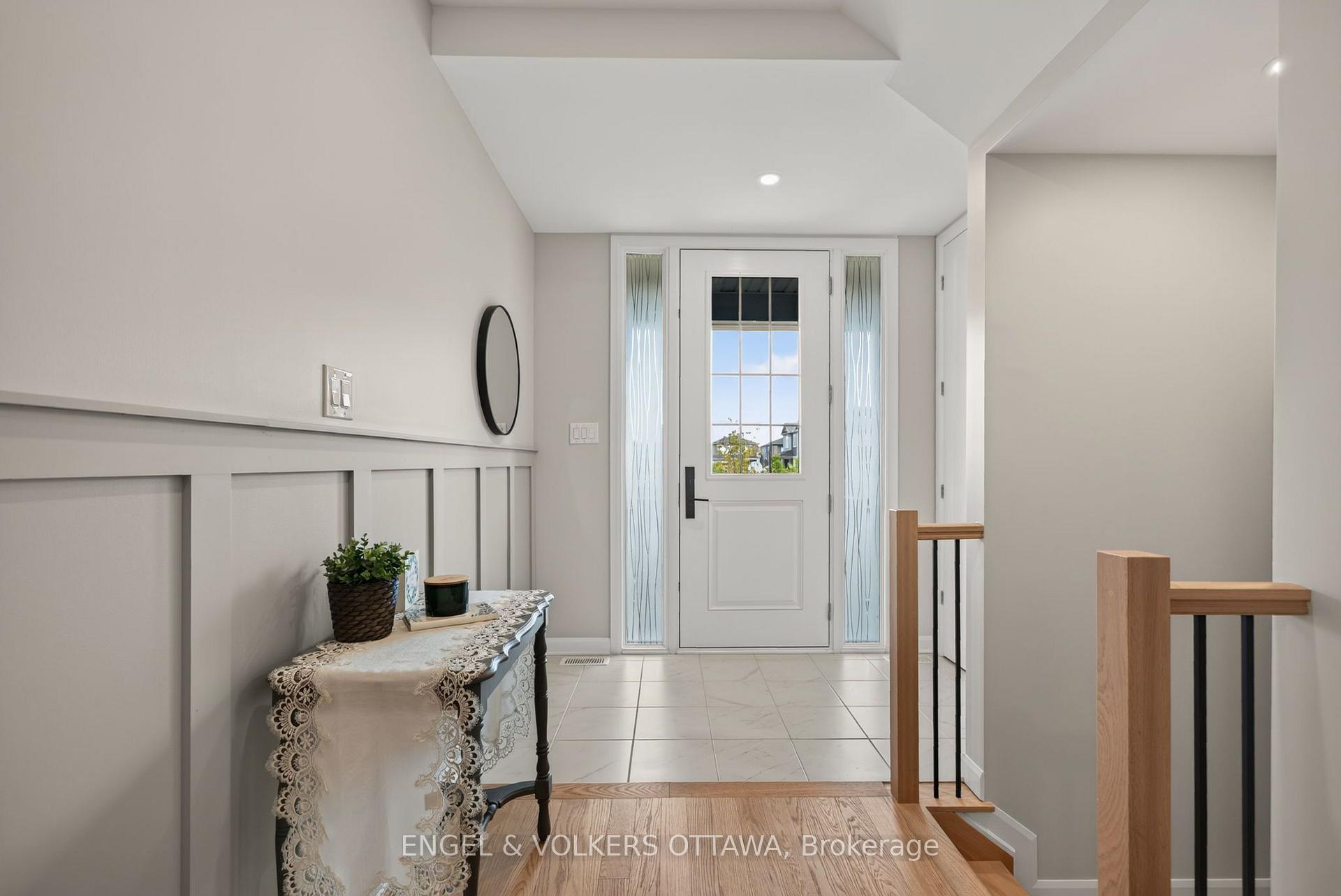 Photo 3 of 537 Anchor Circle, Ottawa, Mahogany Community — HOMEH