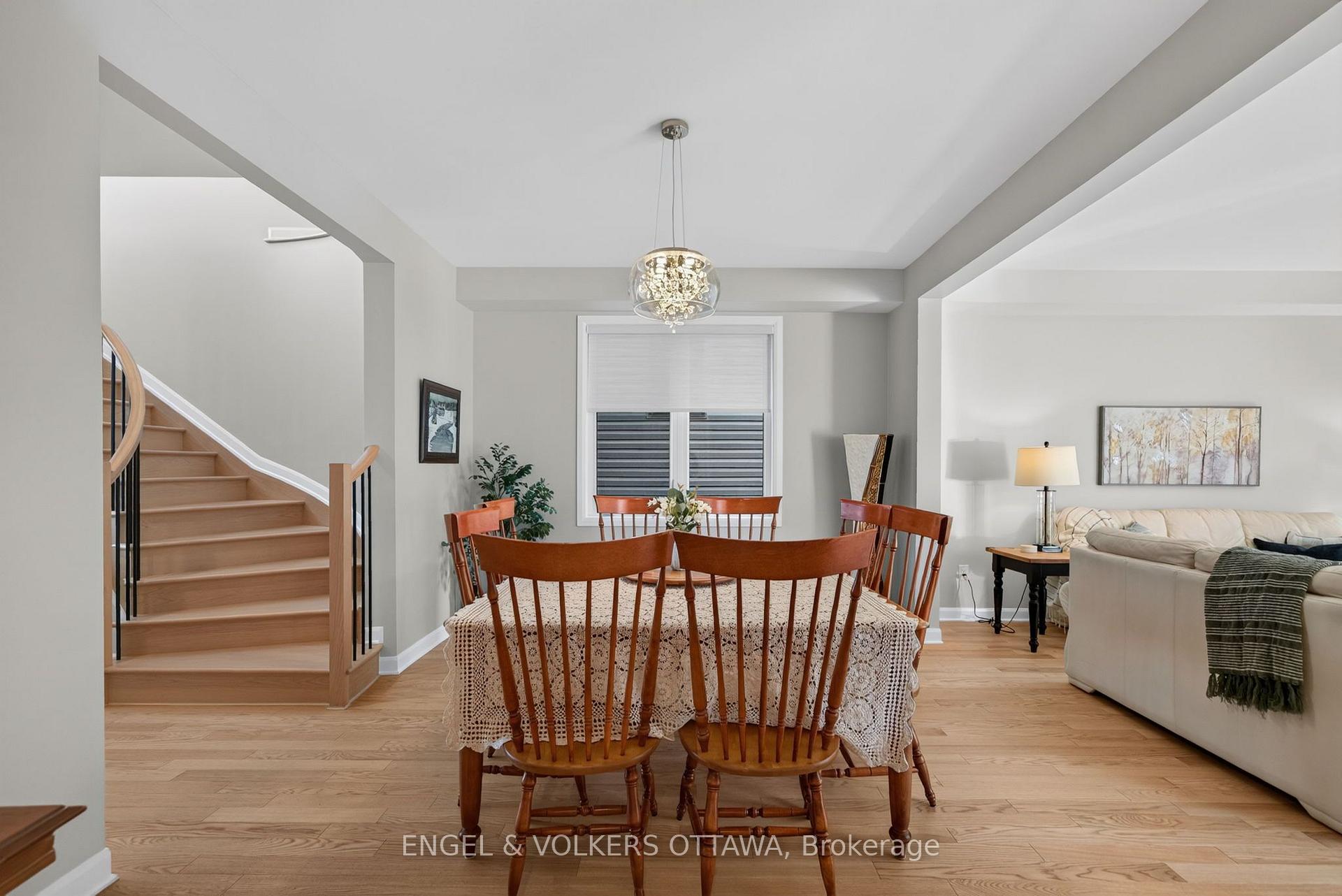 Photo 5 of 537 Anchor Circle, Ottawa, Mahogany Community — HOMEH