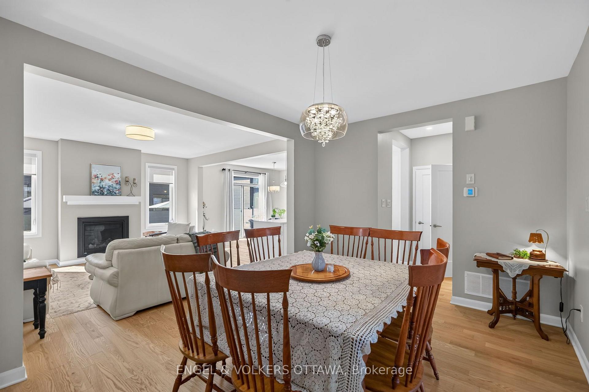 Photo 7 of 537 Anchor Circle, Ottawa, Mahogany Community — HOMEH