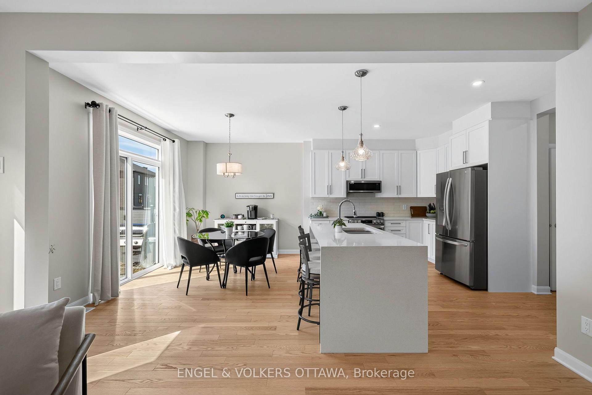 Photo 13 of 537 Anchor Circle, Ottawa, Mahogany Community — HOMEH