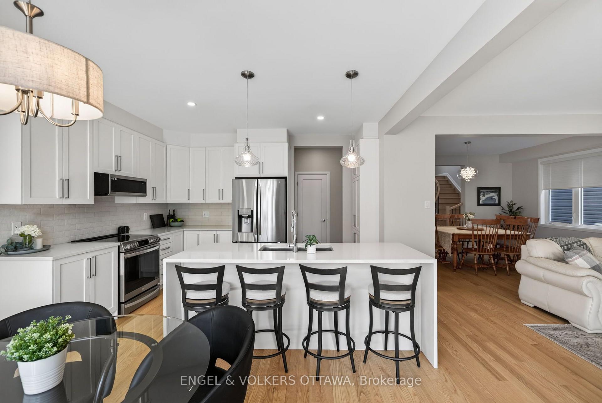 Photo 15 of 537 Anchor Circle, Ottawa, Mahogany Community — HOMEH