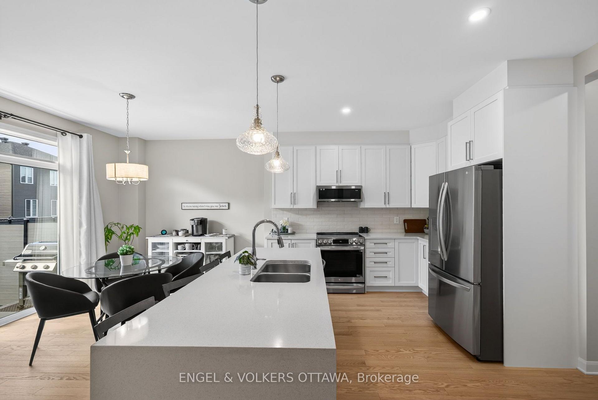Photo 19 of 537 Anchor Circle, Ottawa, Mahogany Community — HOMEH