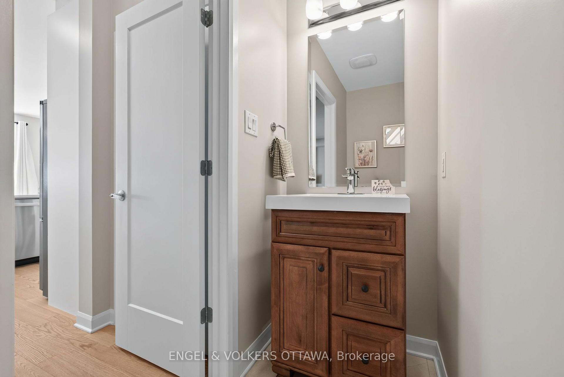Photo 24 of 537 Anchor Circle, Ottawa, Mahogany Community — HOMEH