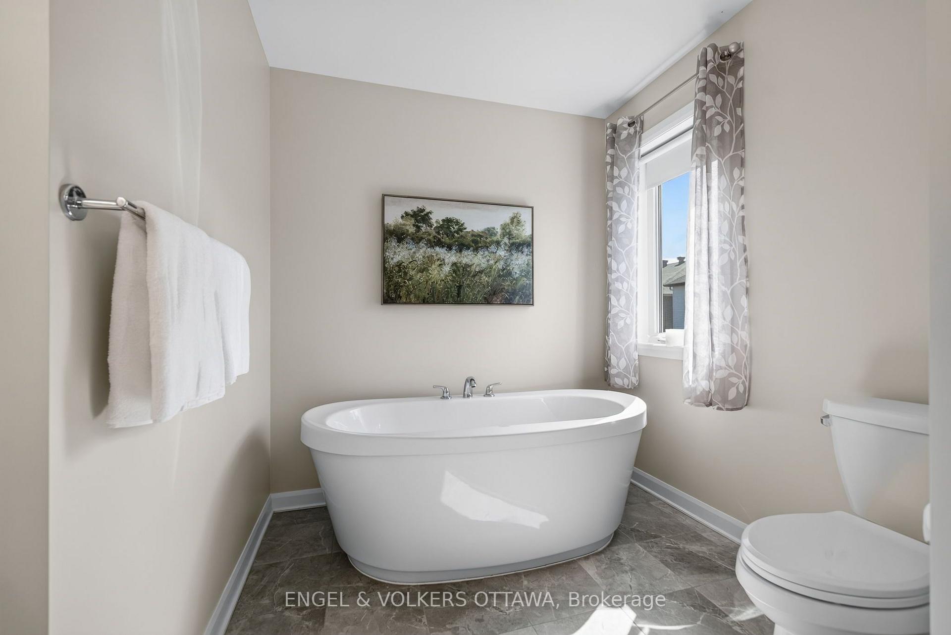 Photo 29 of 537 Anchor Circle, Ottawa, Mahogany Community — HOMEH