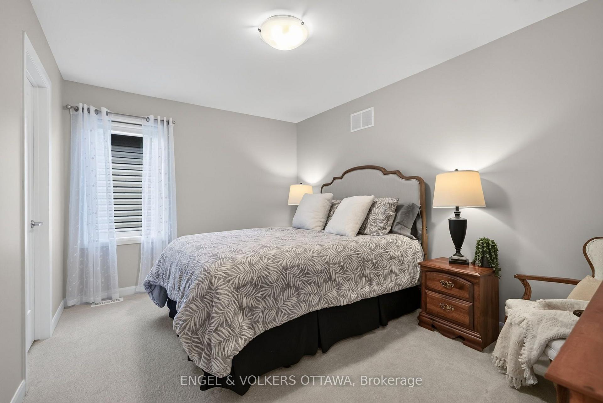 Photo 32 of 537 Anchor Circle, Ottawa, Mahogany Community — HOMEH