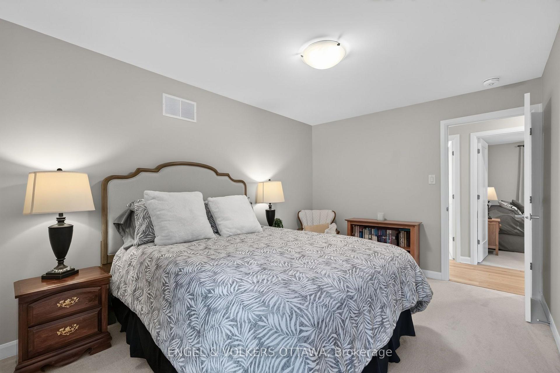 Photo 33 of 537 Anchor Circle, Ottawa, Mahogany Community — HOMEH